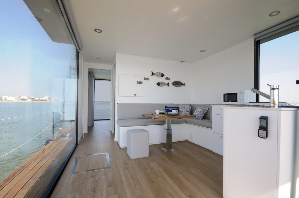 Sala - Alojamento barco casa na Ria Formosa, Faro, Algarve, Portugal